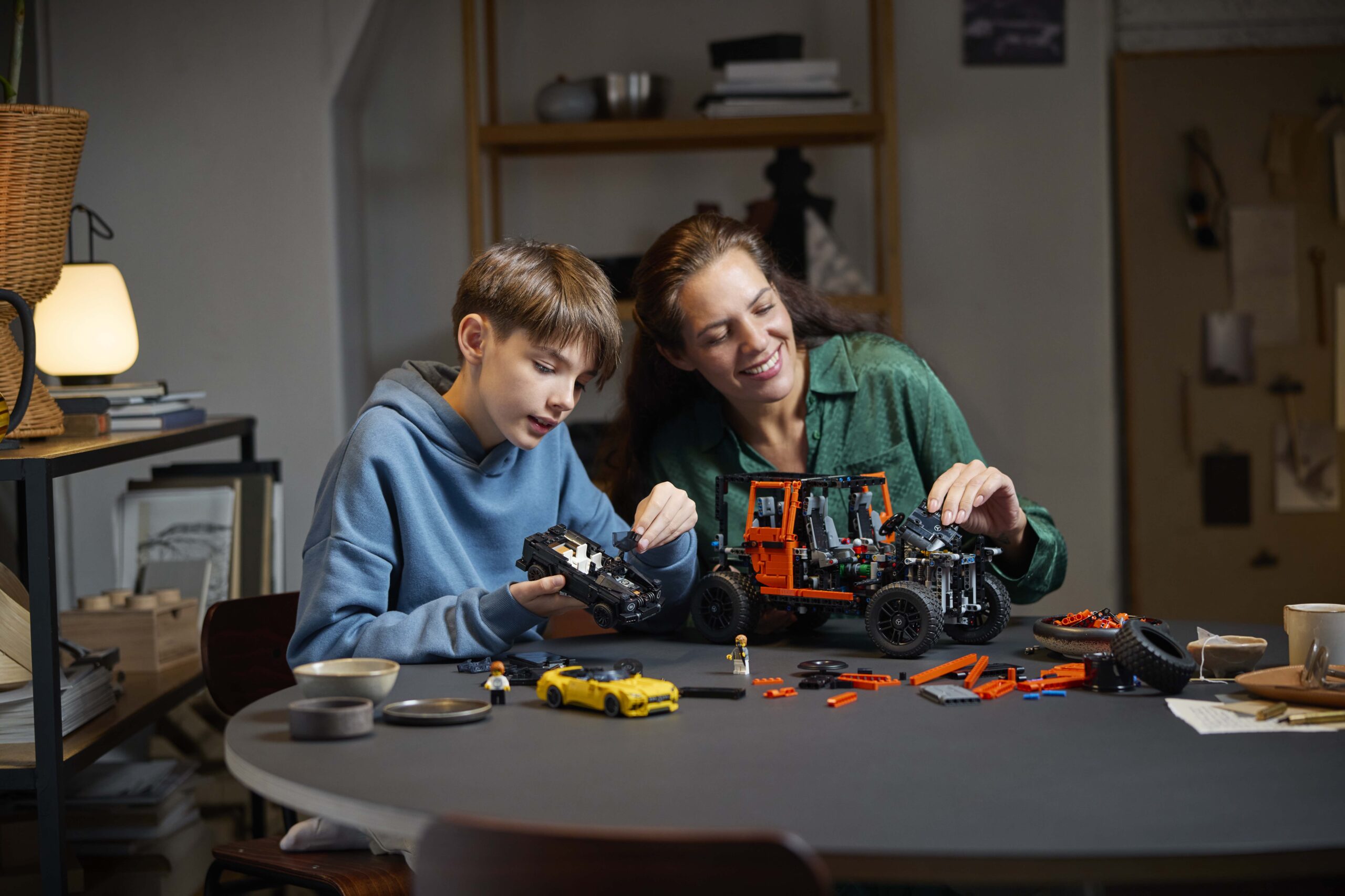 LEGO Technic Mercedes-Benz G 500 PROFESSIONAL Line 8 LEGO Technic Mercedes-Benz G 500 PROFESSIONAL Line - Image 8